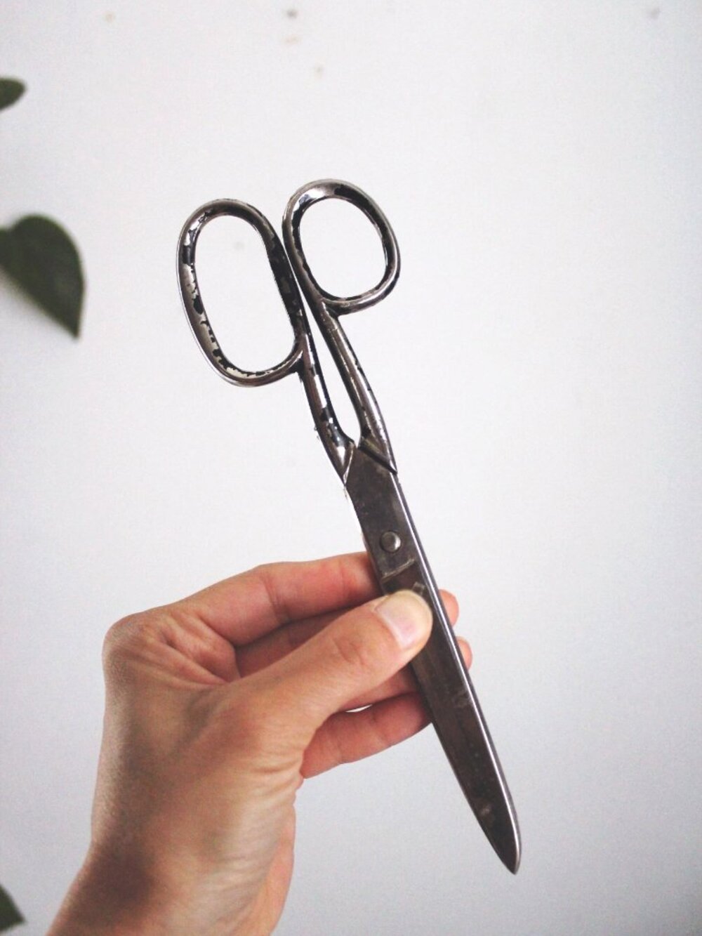 Vintage Germany Metal Steel Tailor Scissors Heavy-Duty Sewing Shears Rustic Palm